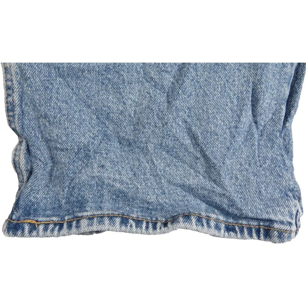 Levis has few